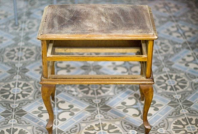 Aclarar Tectónico Humedad Cómo restaurar y pintar fácilmente muebles antiguos | Hidraulik ı Alfombras  vinílicas hidráulicas ı Design and clean spaces